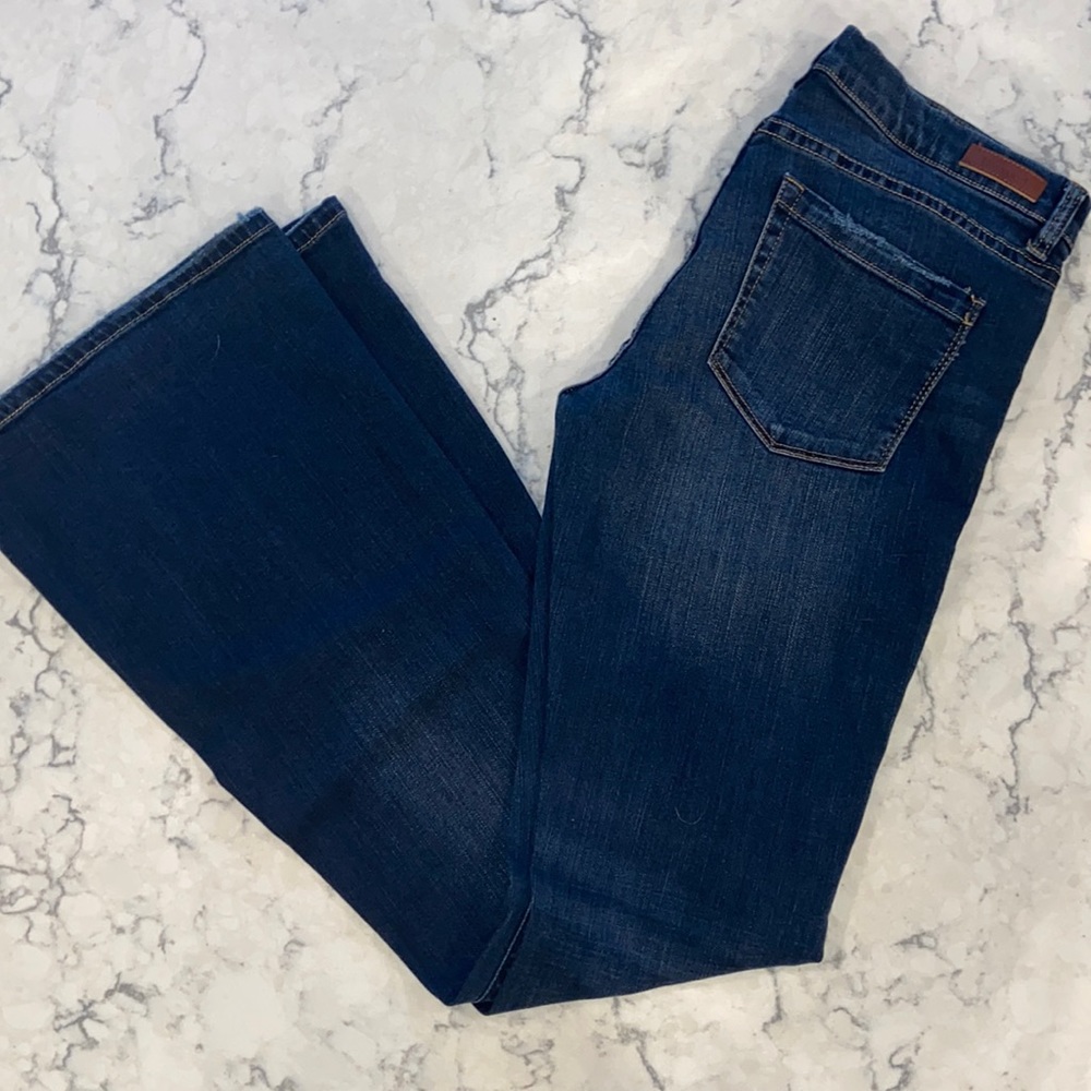 BlankNYC. Size 29. Dark wash with distressing.